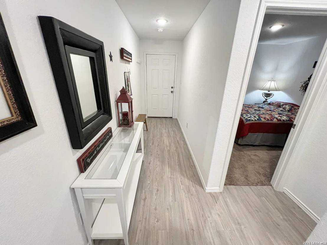 Photo of 1072 Shutter Way
