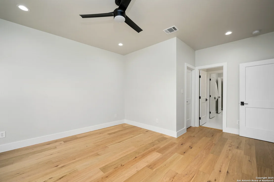 Photo of 9539 Lenox Hill