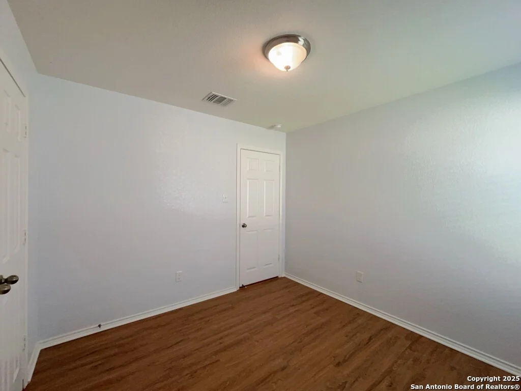 Photo of 4418 Semora Oak