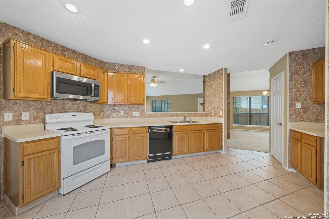 Photo of 940 Hedgestone