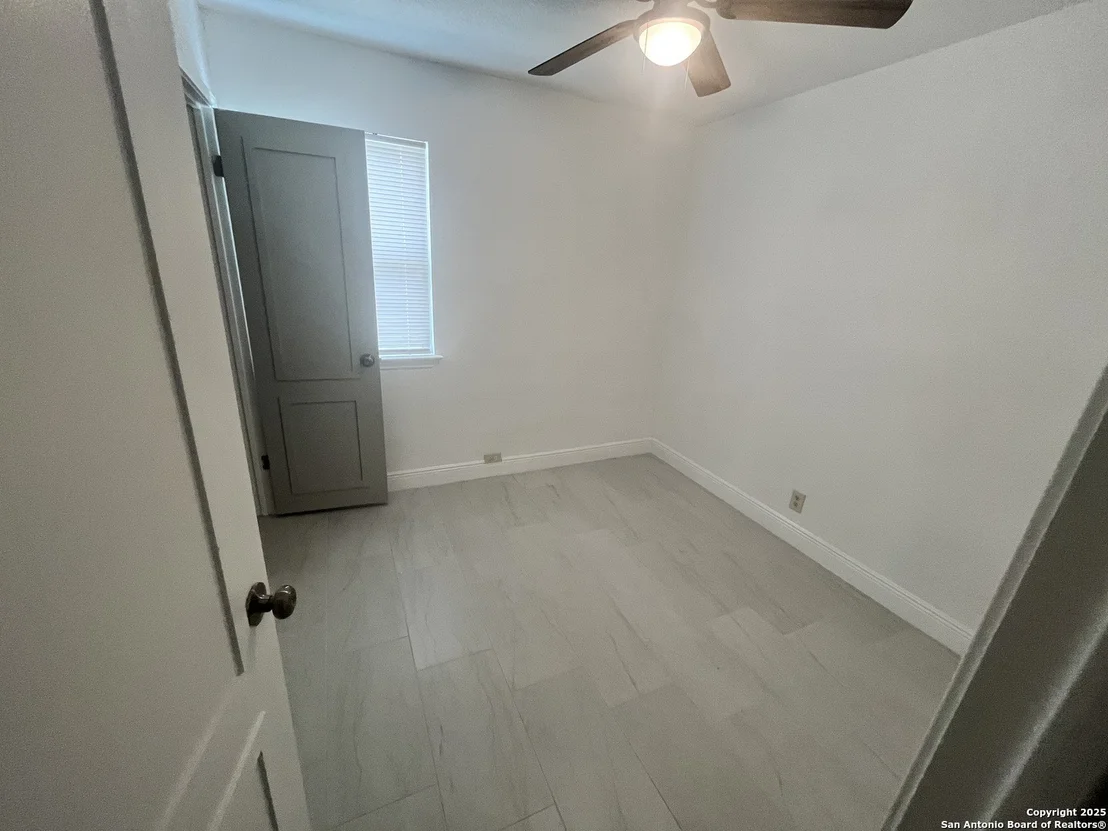 Photo of 7438 Rimhurst