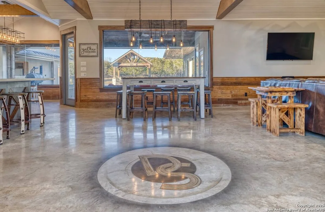 Photo of 1127 Mountain Valley