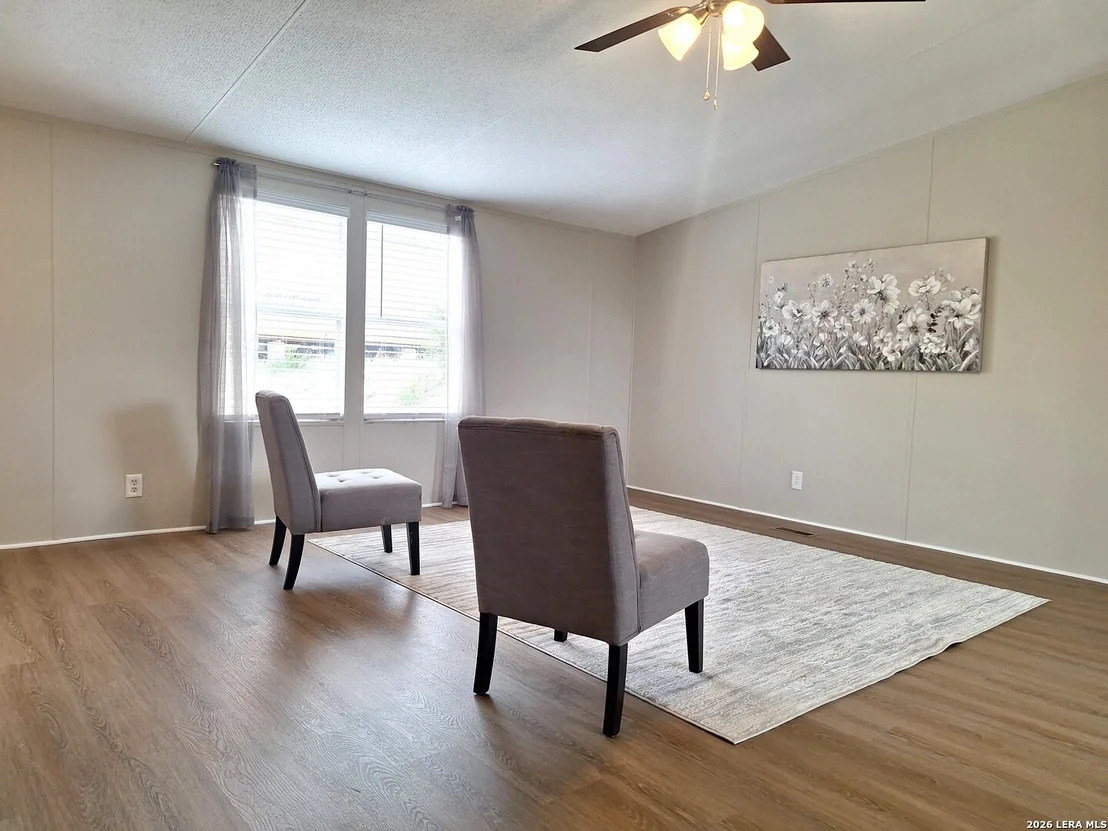 Photo of 533 Las Hadas