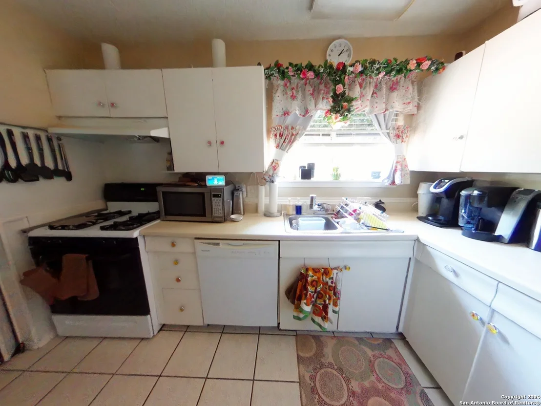 Photo of 8418 SILVERSTAR DR