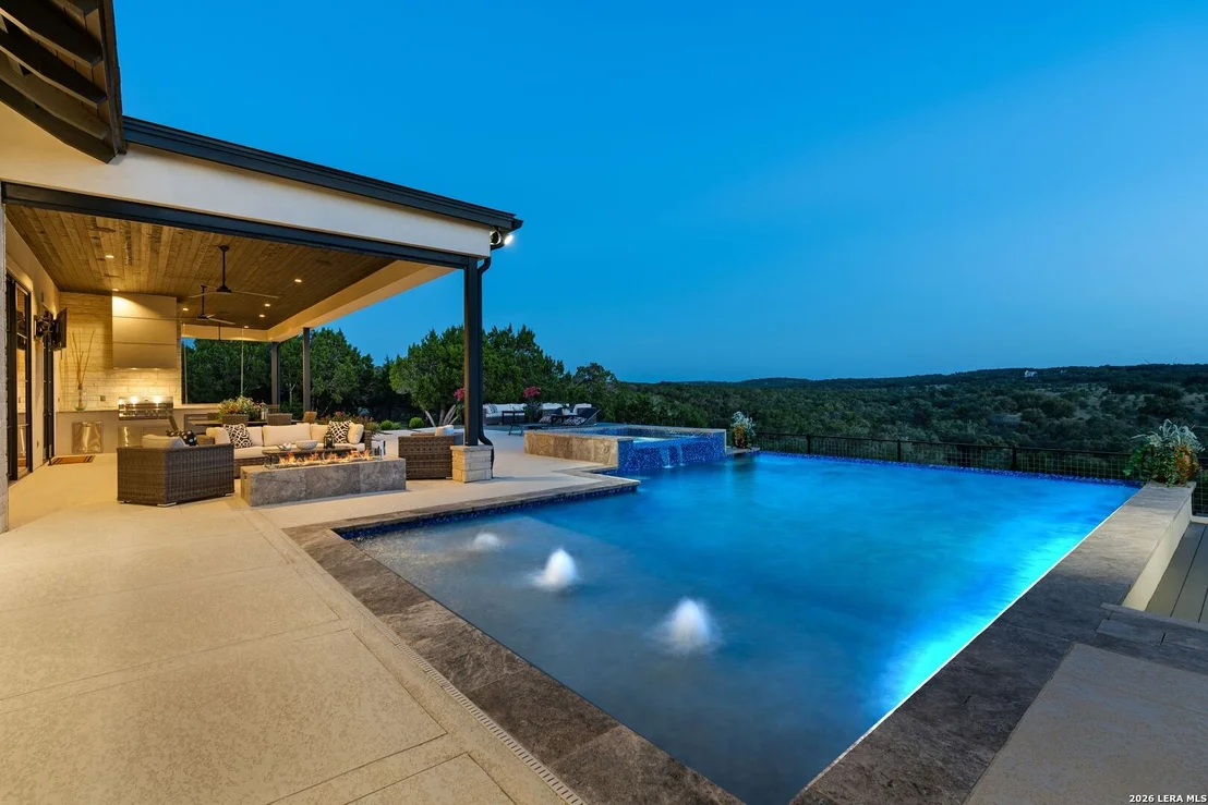 Photo of 121 Greystone Pt