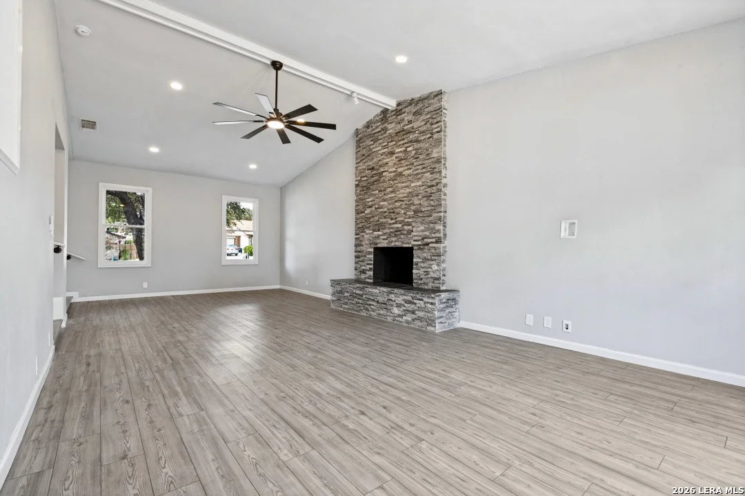 Photo of 13702 PEBBLE WALK