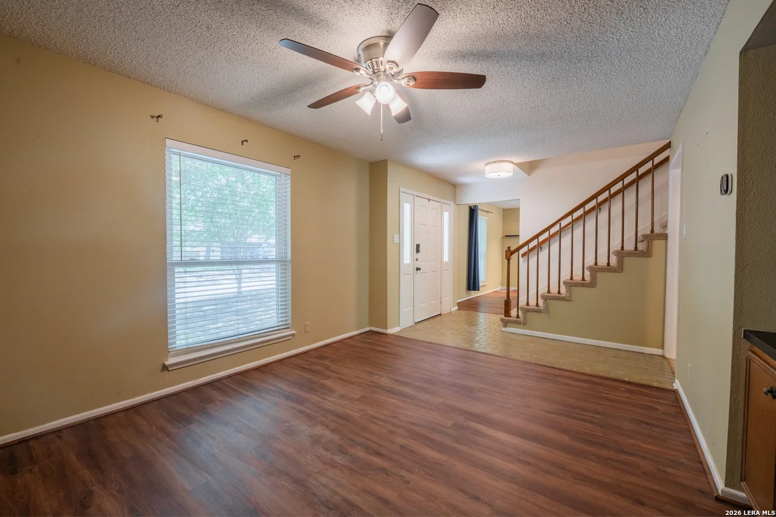 Photo of 5414 Timber Post
