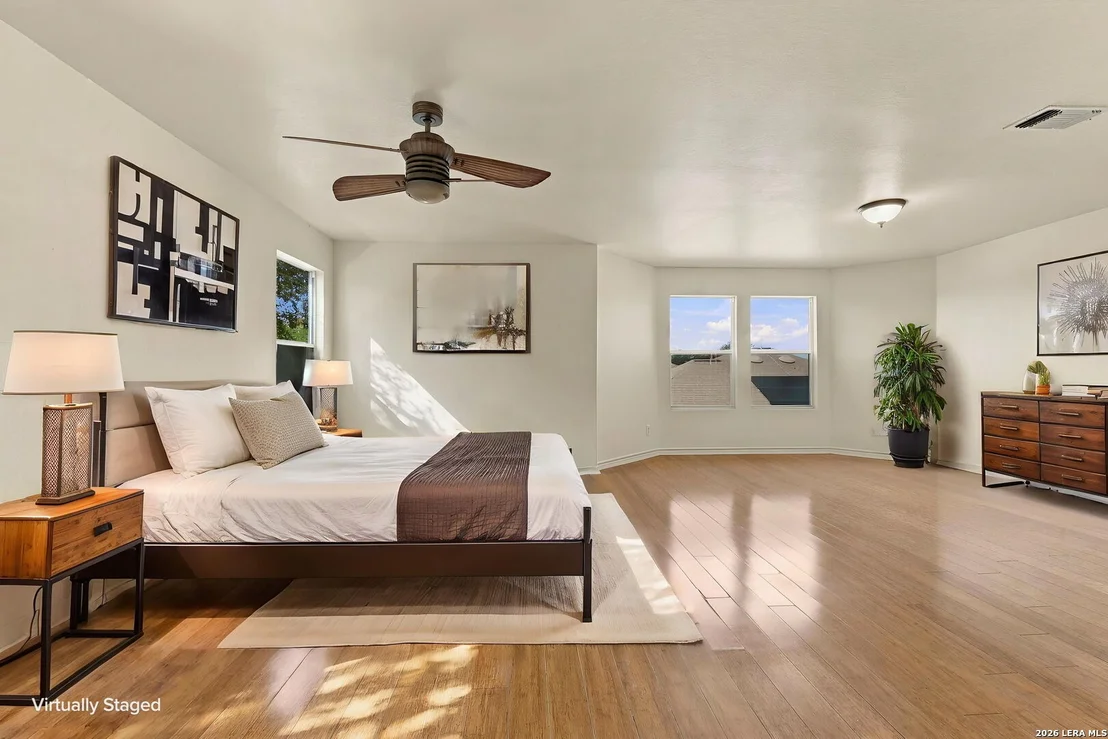 Photo of 233 JULIAN PT