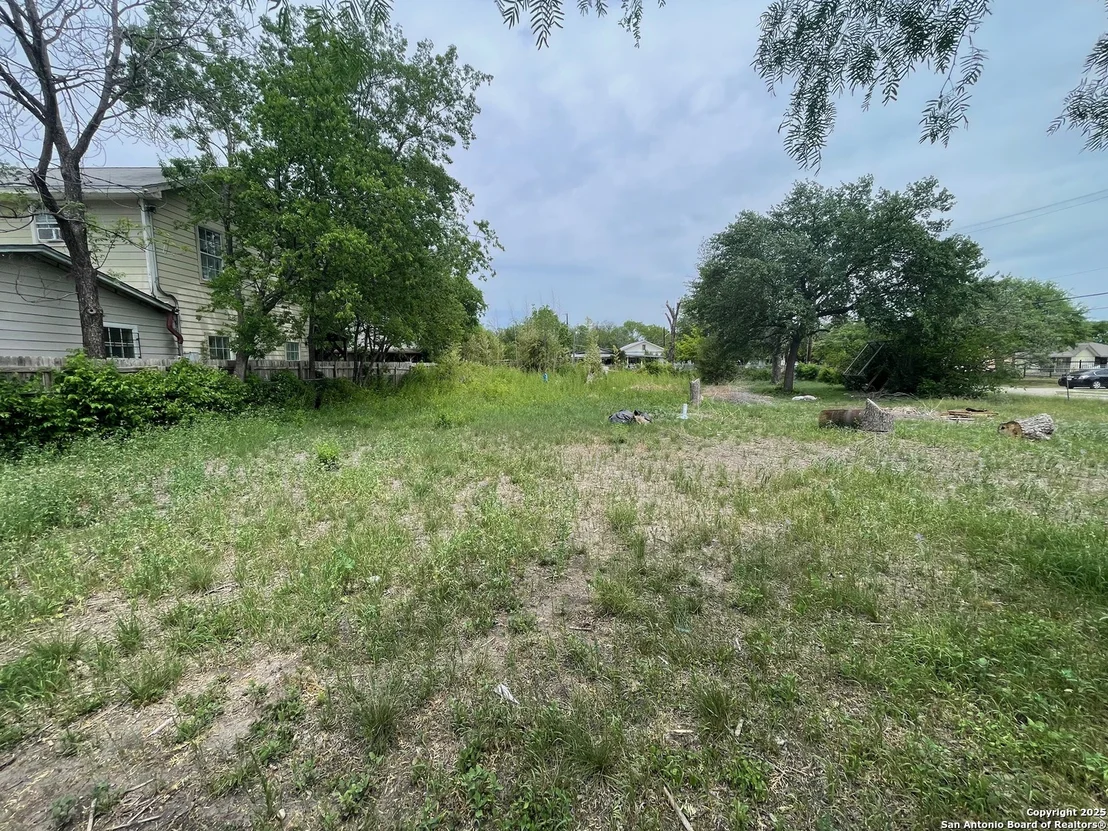 Photo of 307 Randall Ave.