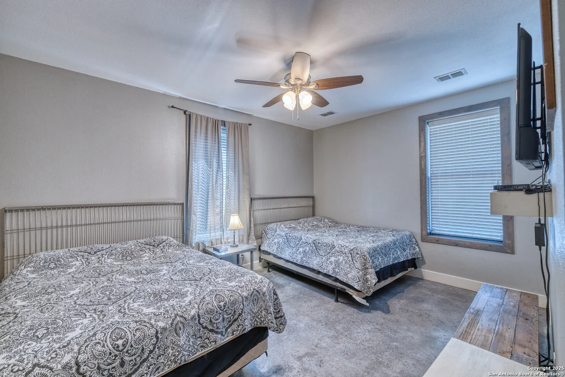 Photo of 989 Mountain Valley Drive
