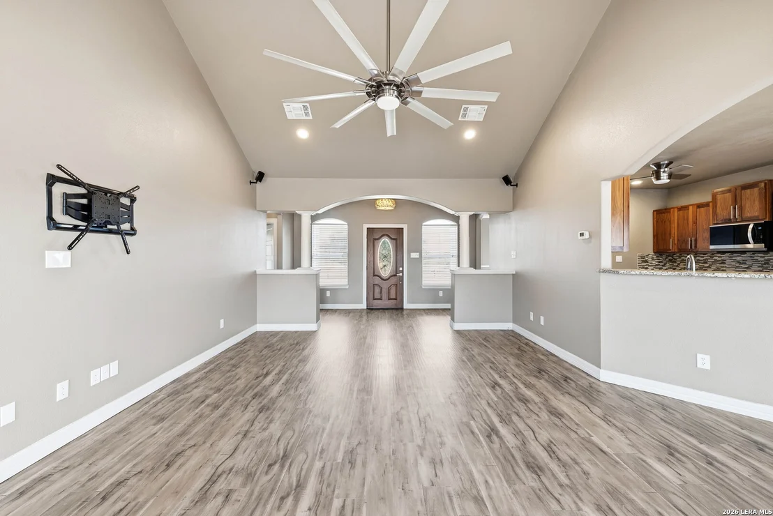 Photo of 353 BIG OAK DR