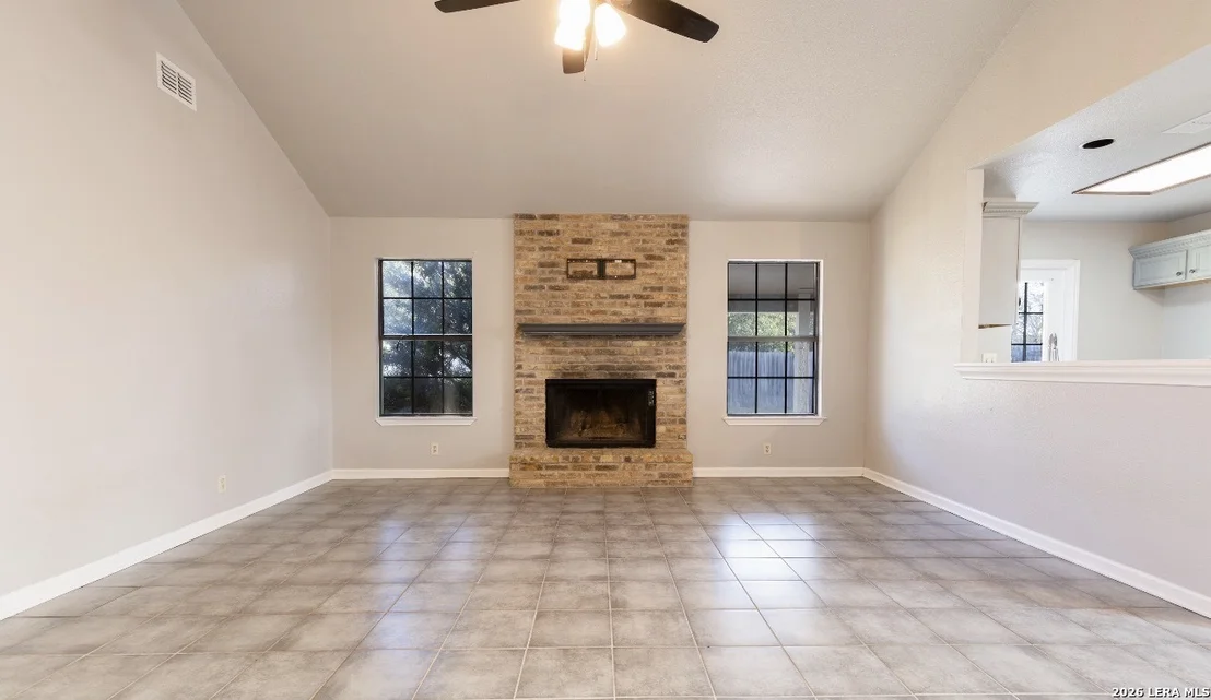 Photo of 302 BAIN DR