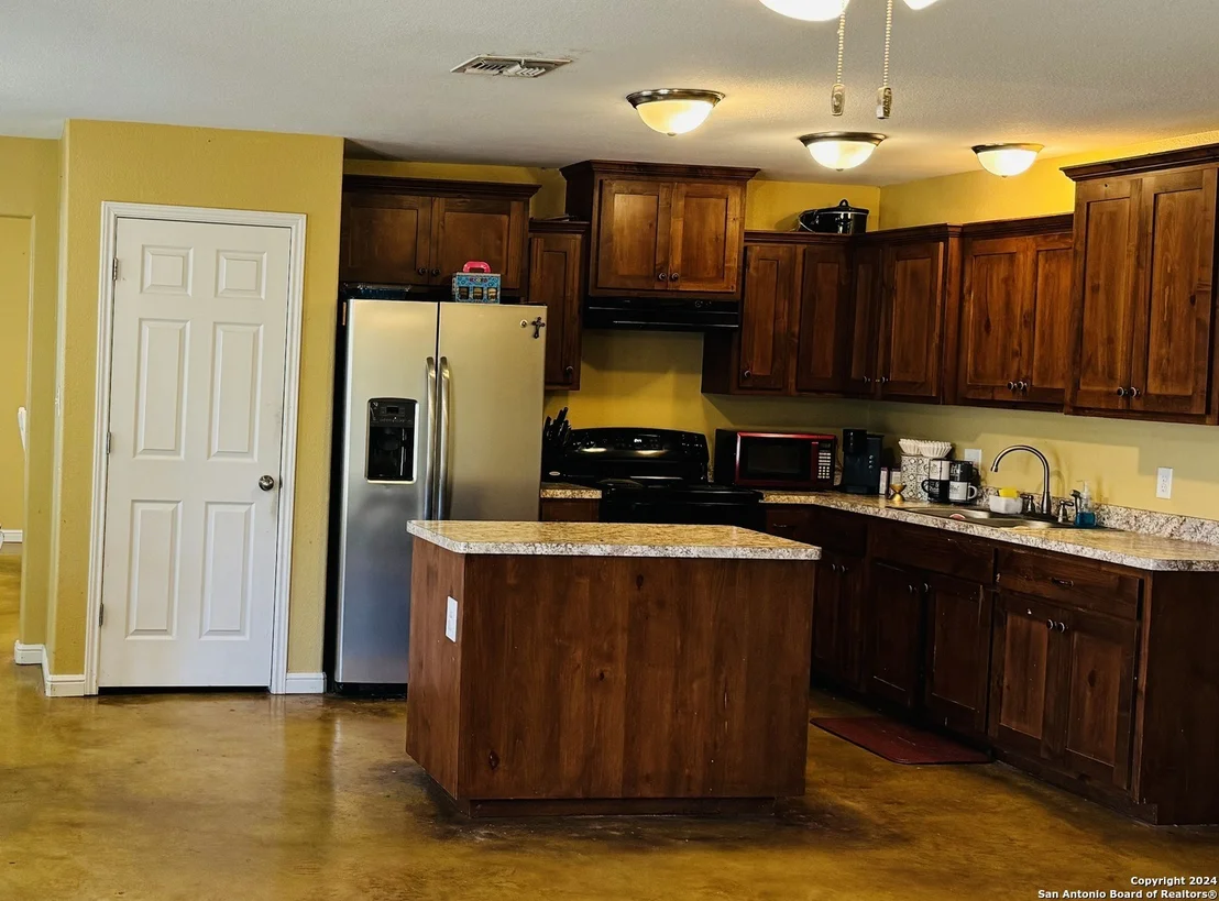 Photo of 8546 Real Rd