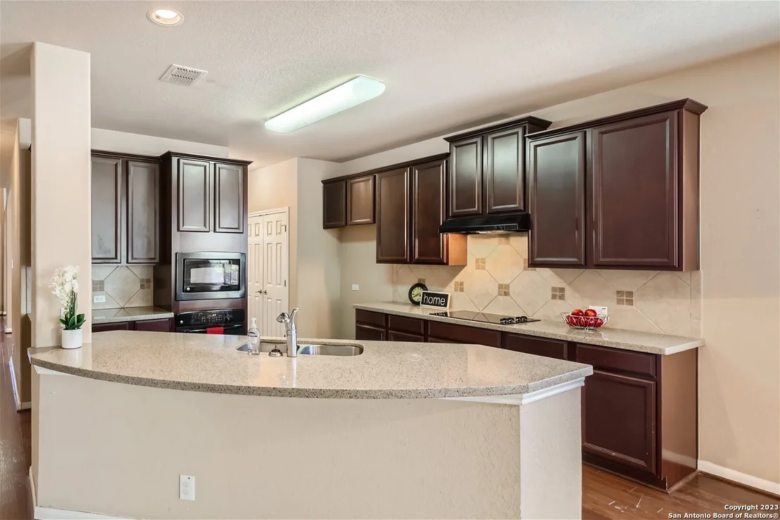 Photo of 1302 Magellan