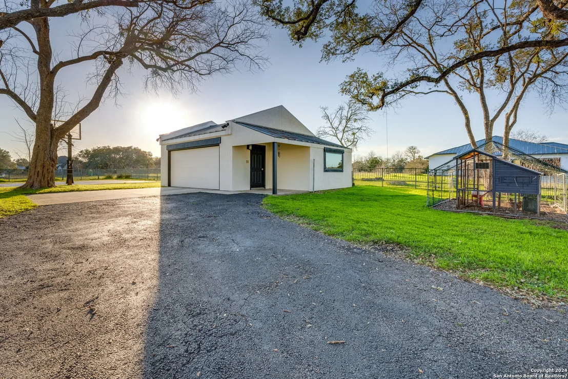 Photo of 703 Landons Way