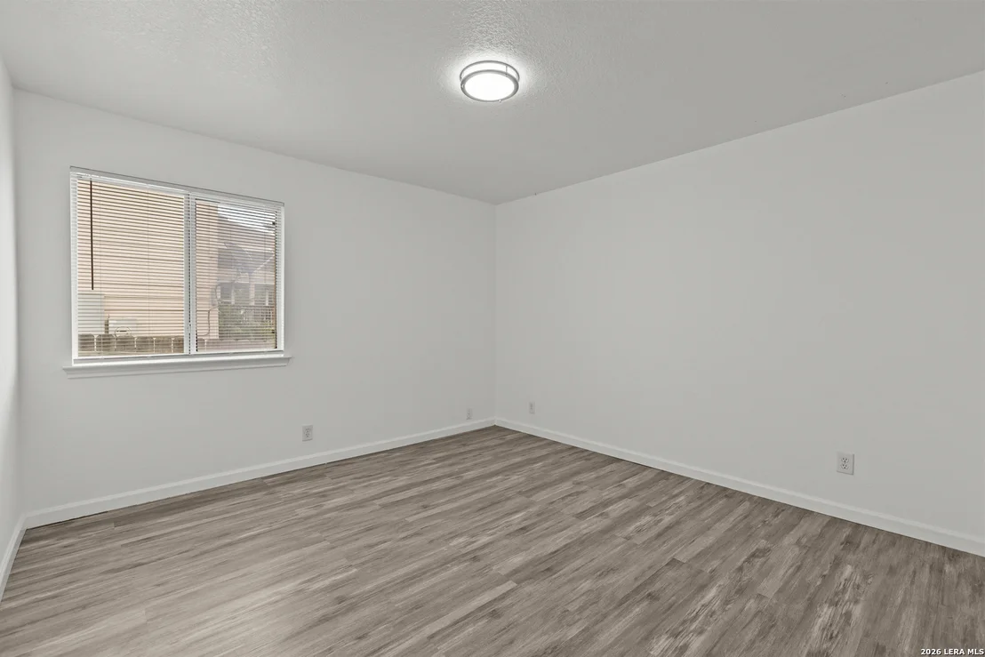 Photo of 10710 Diamond Rock