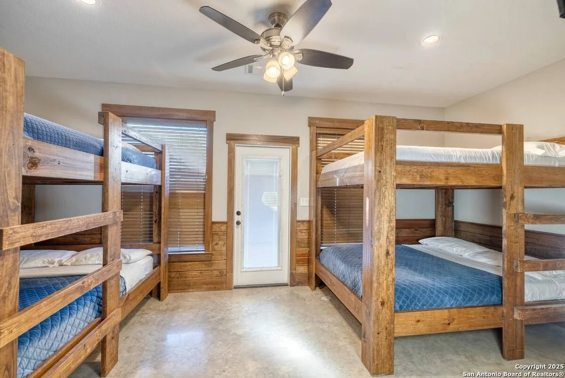 Photo of 1127 Mountain Valley