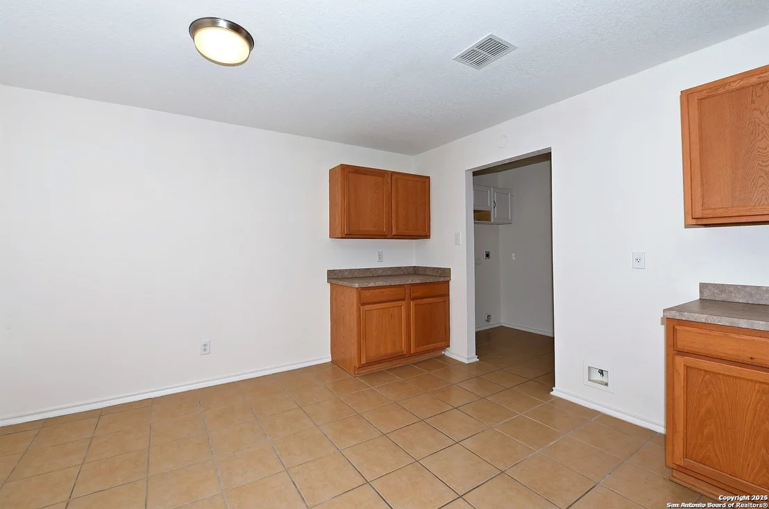 Photo of 245 gatewood
