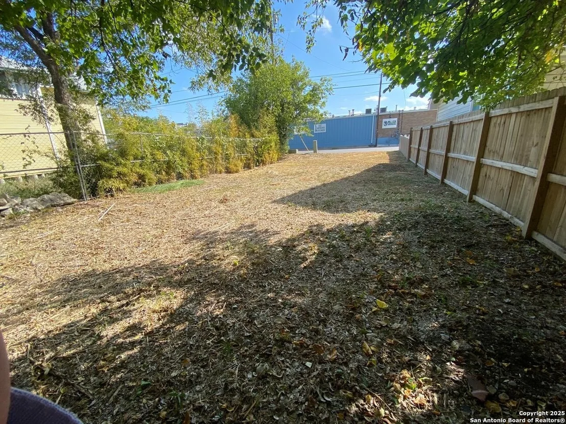 Photo of 423 N Hackberry St