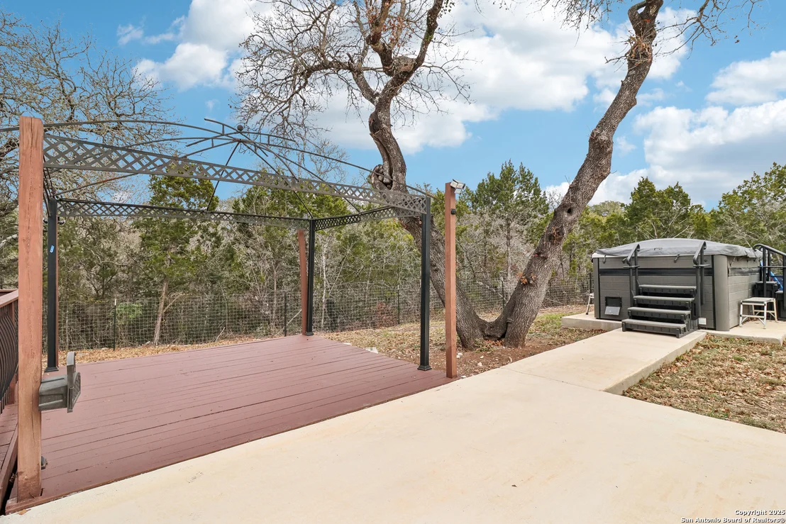 Photo of 605 COUNTY ROAD 2763