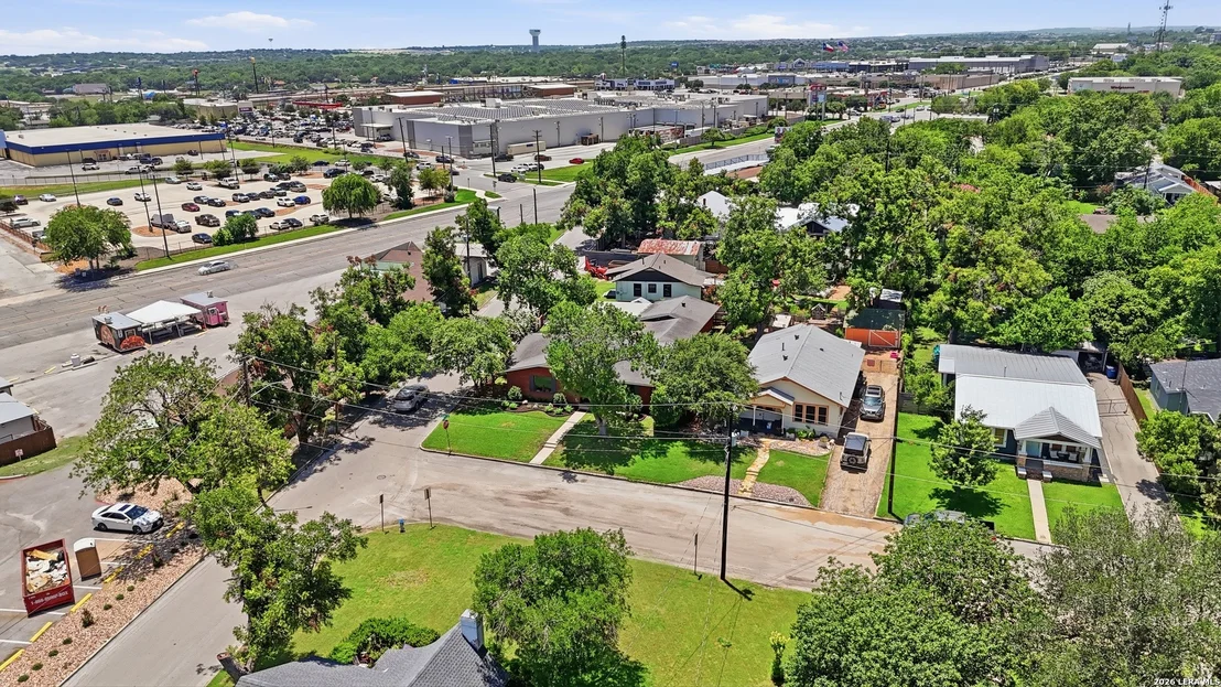 Photo of 596 WILLOW AVE