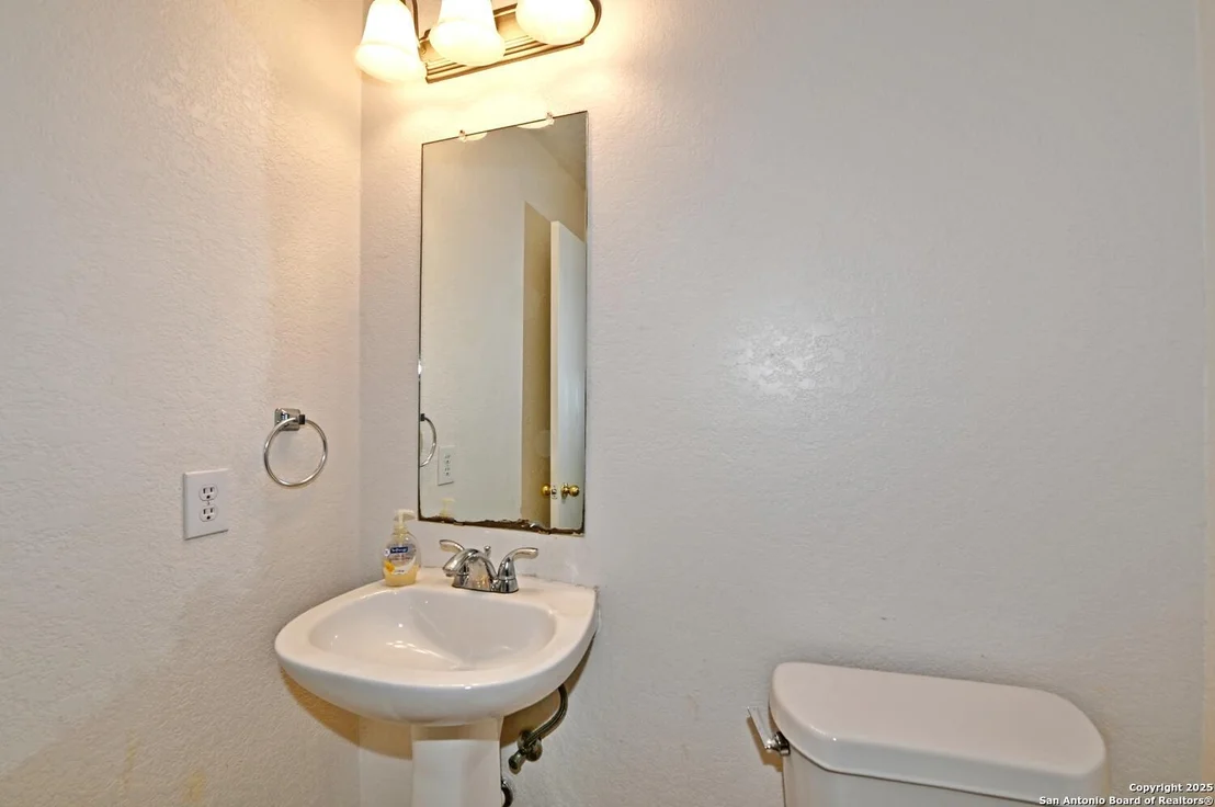 Photo of 245 gatewood
