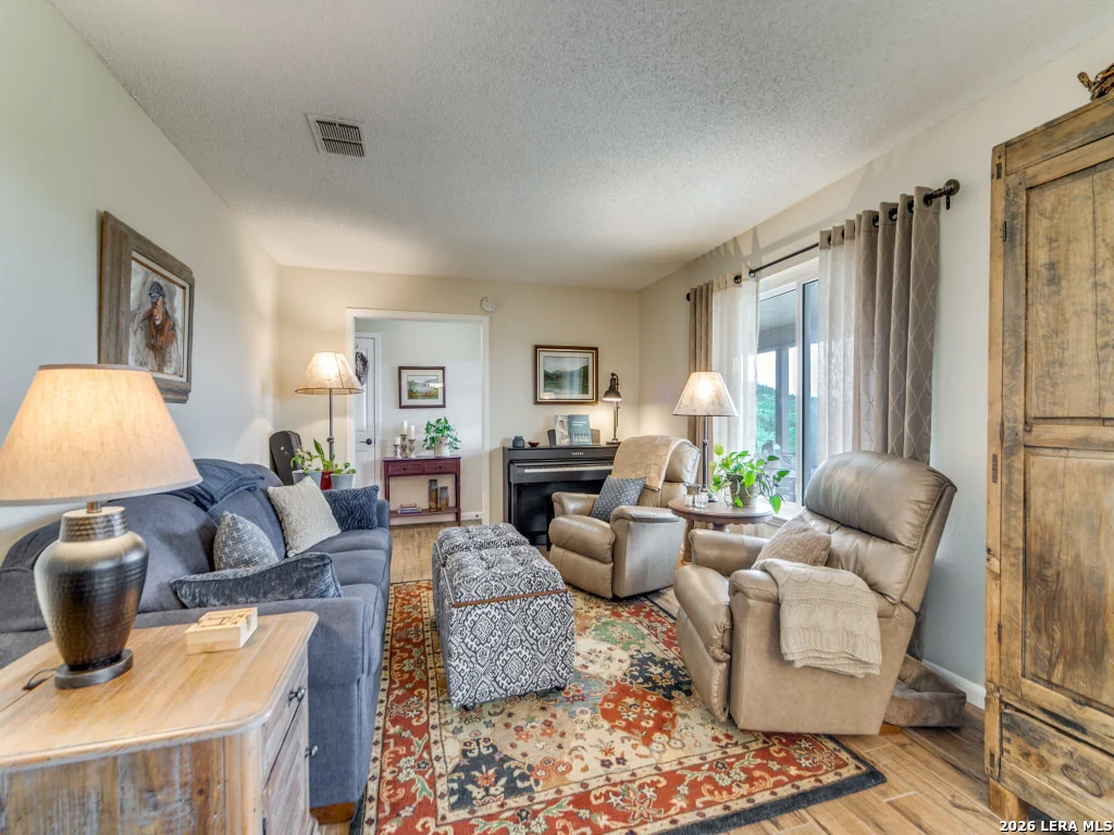 Photo of 101 MOUNTAIN TOP DR
