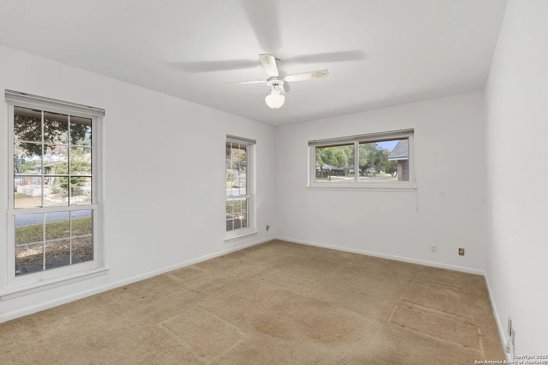 Photo of 5922 Windhaven