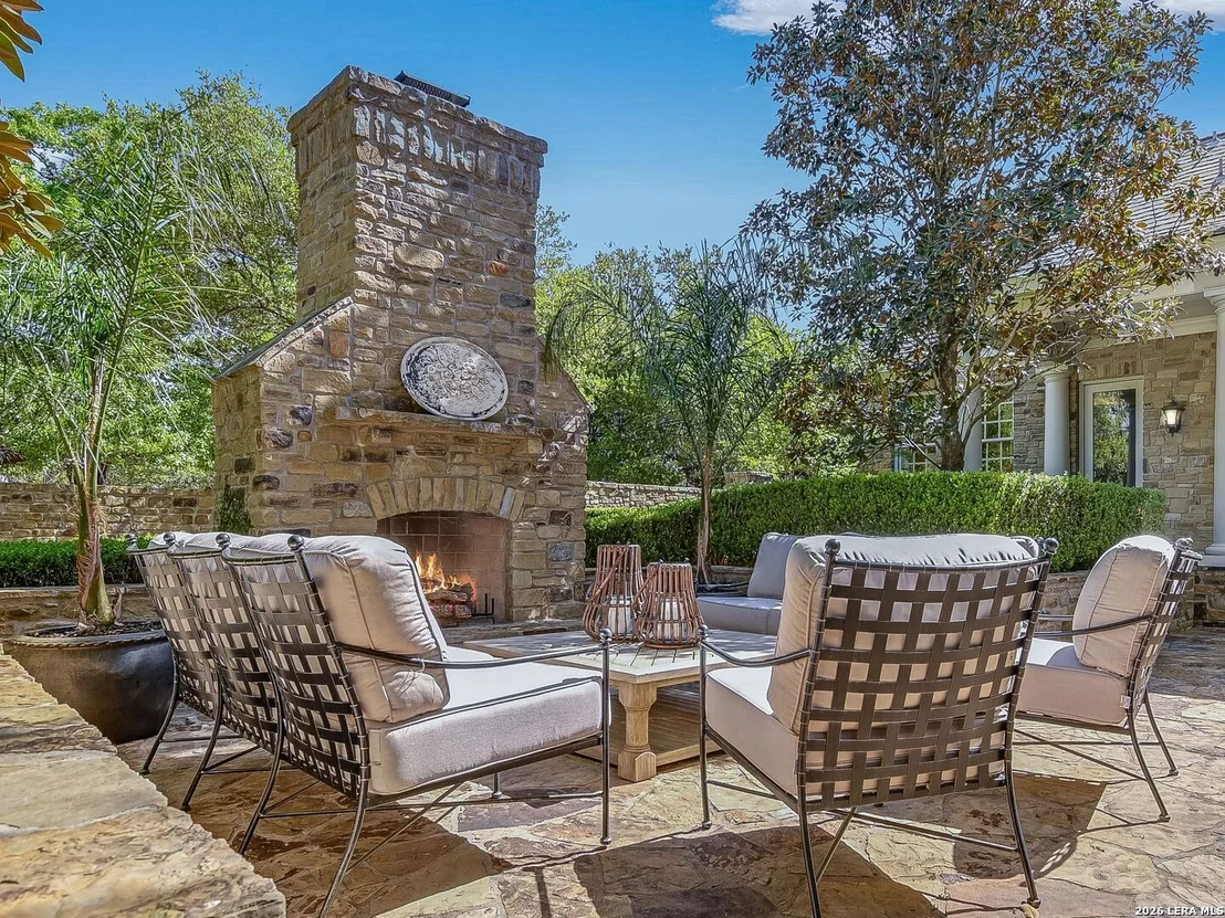 Photo of 914 Moonlight Dr