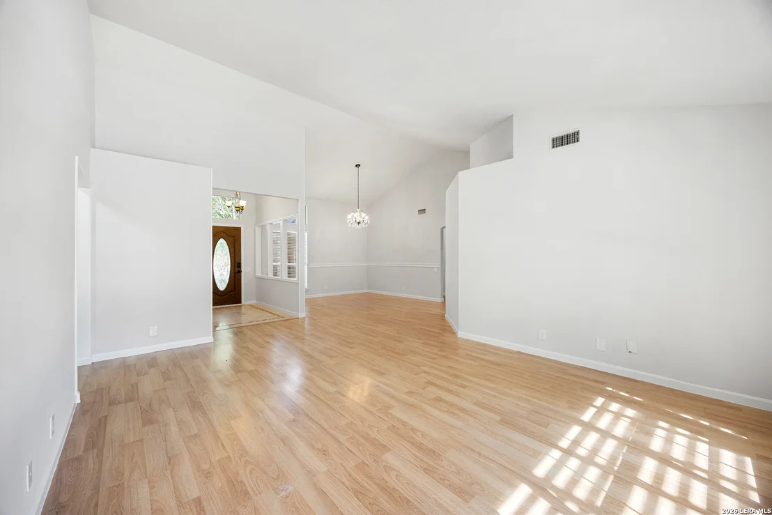 Photo of 25003 SUMMIT HOLW