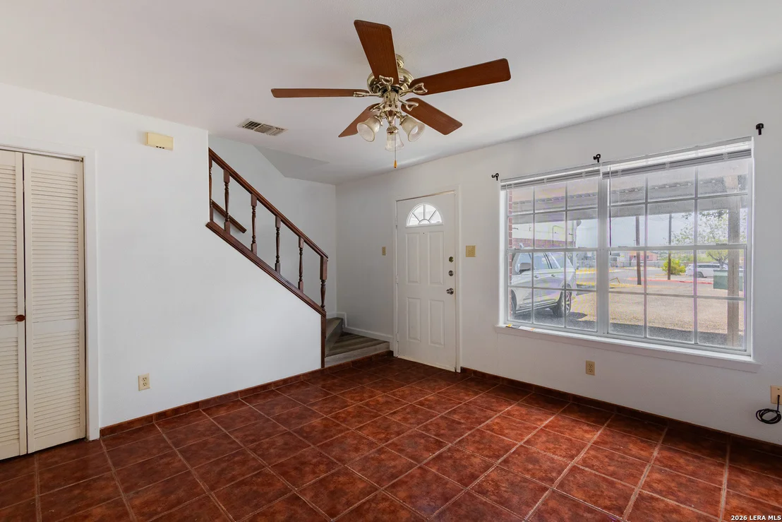Photo of 121 Falcon Blvd