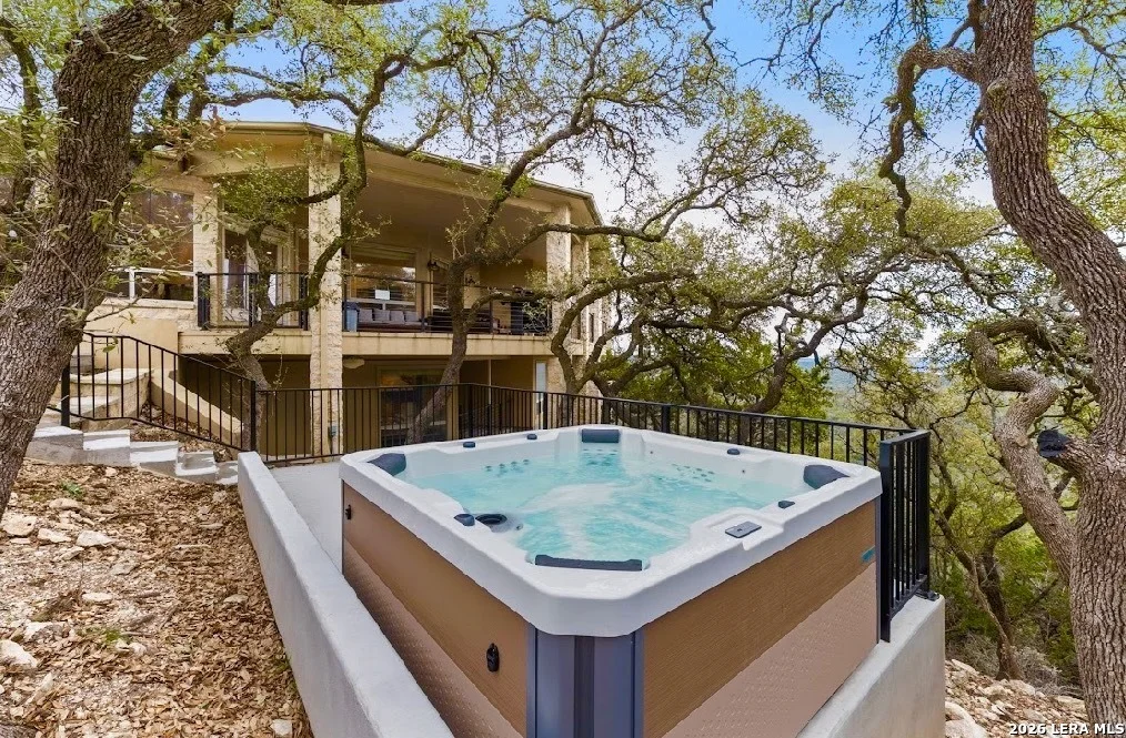 Photo of 120 Eagle Cliff Cir