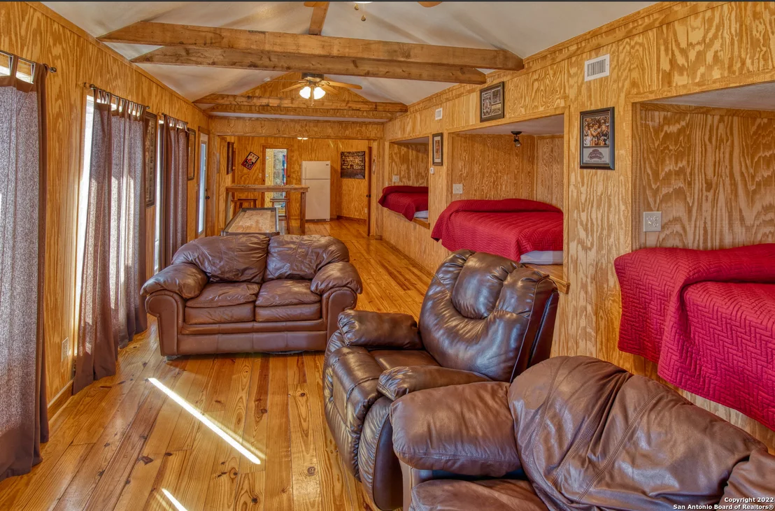 Photo of 210 Bluebonnet Dr
