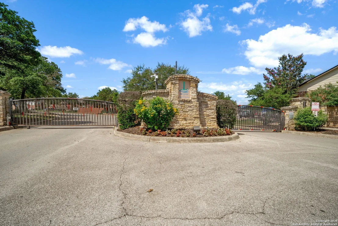 Photo of 1014 Windy Pond
