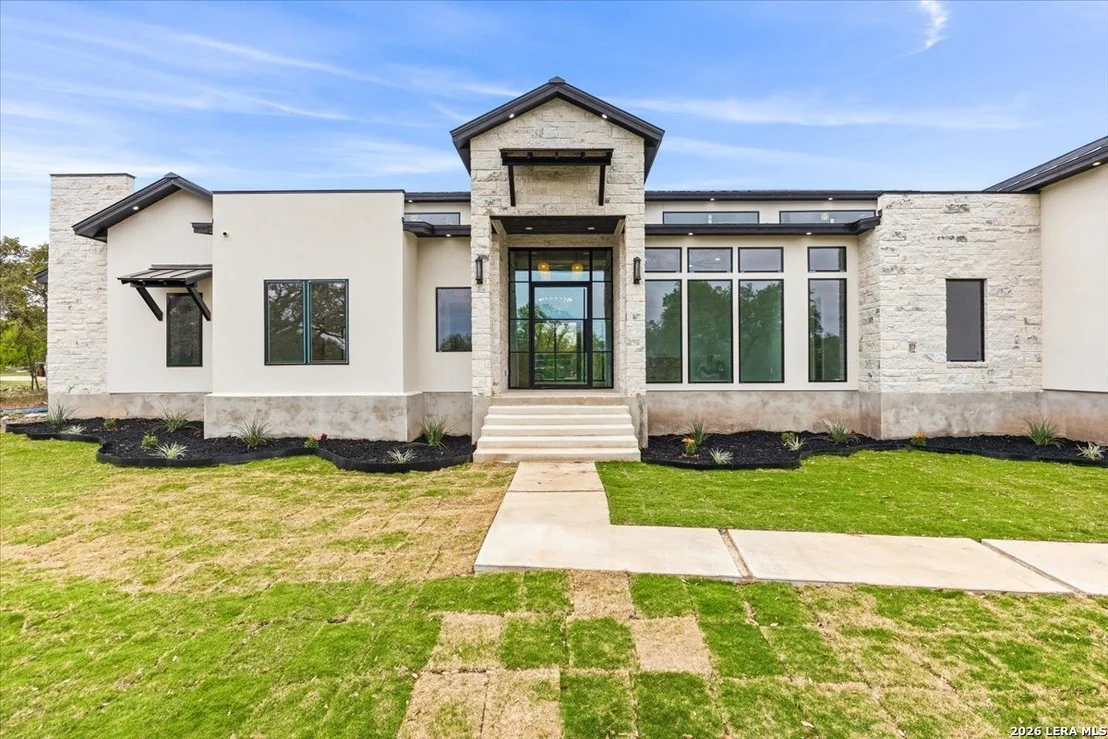 Photo of 577 Private road 3702