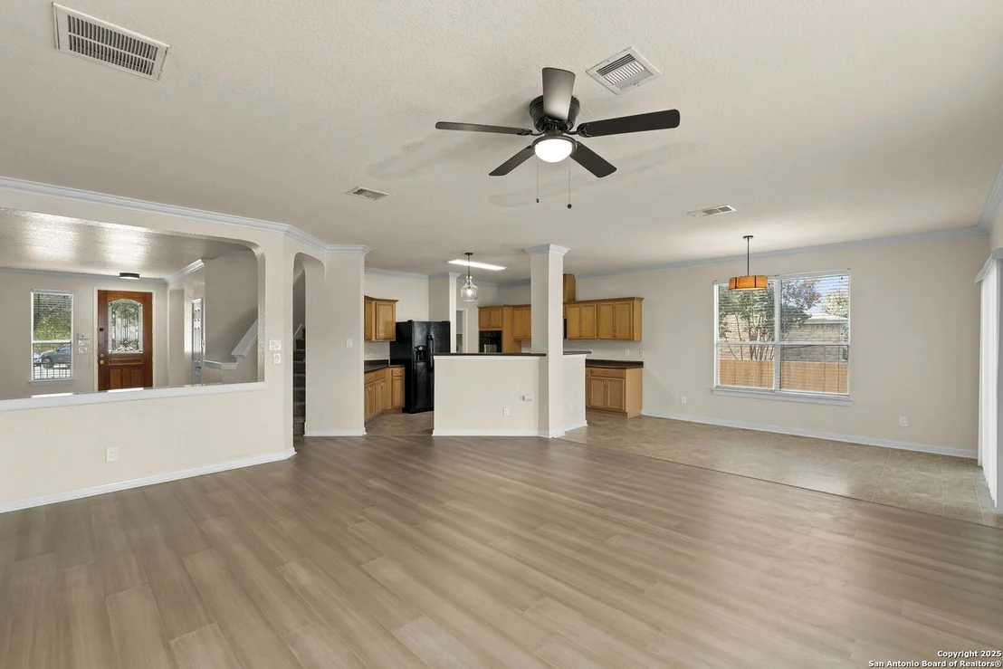 Photo of 213 Springtree Parkway