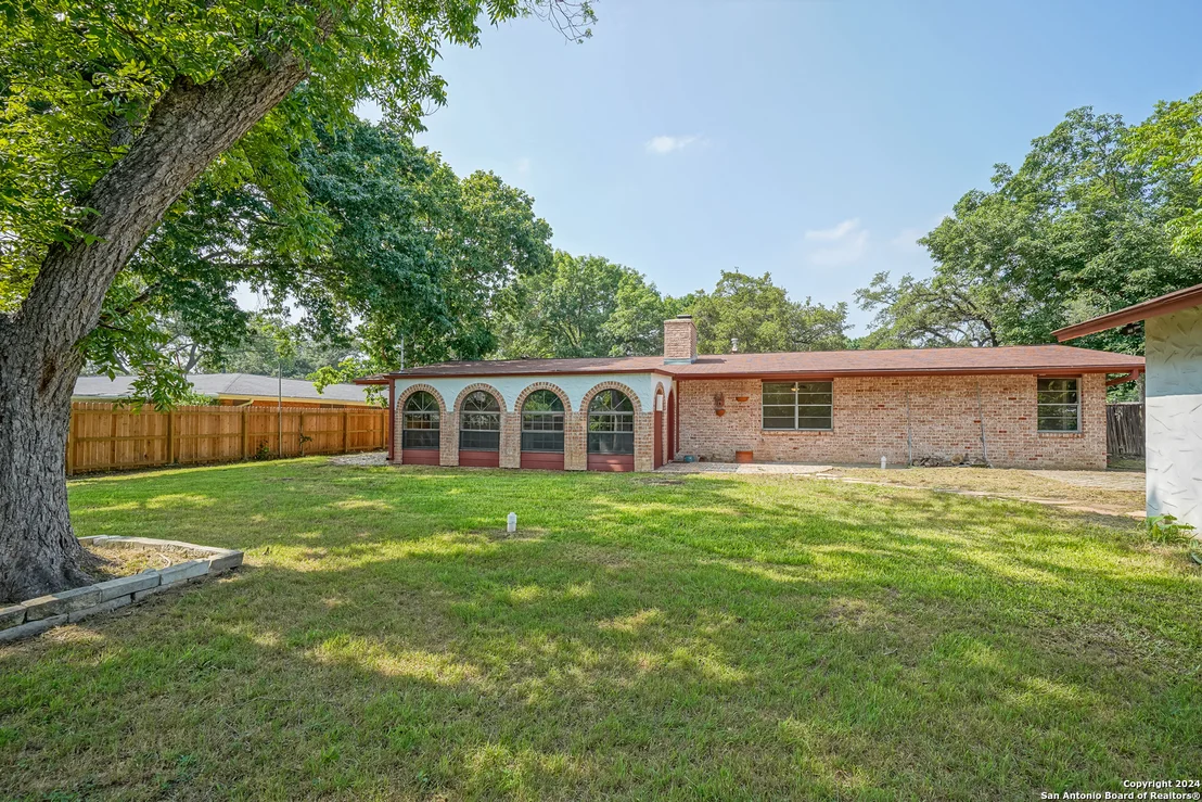Photo of 426 Windcrest Dr