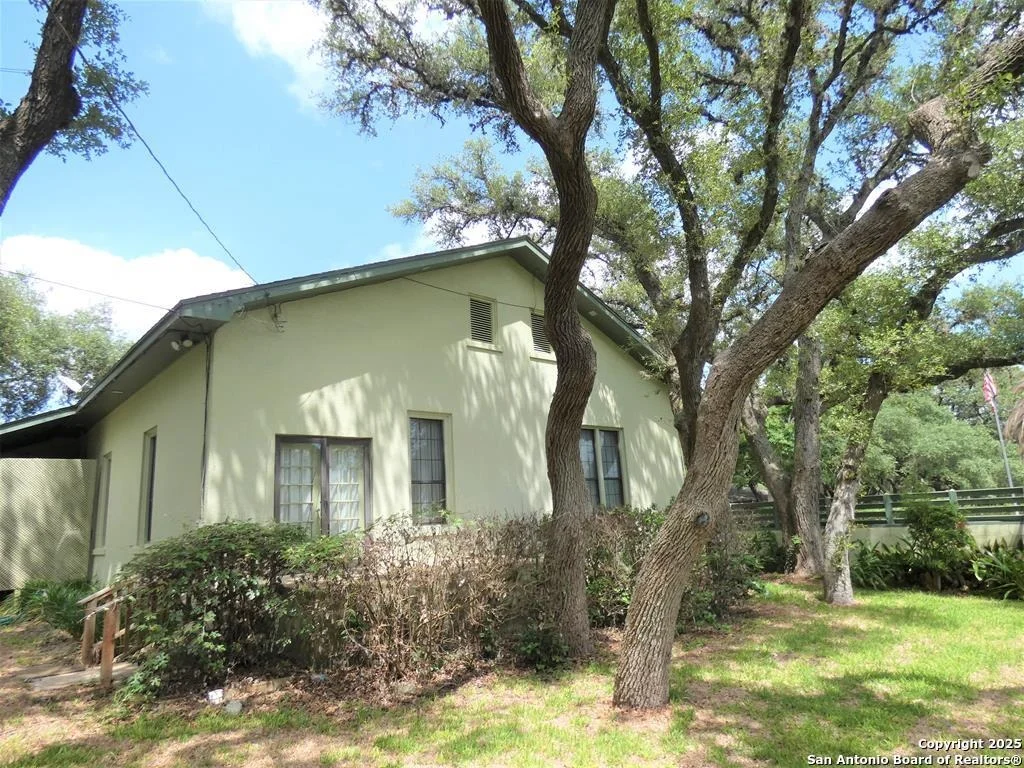 Photo of 52 Encino Loma