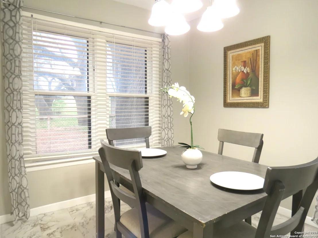 Photo of 490 Horton