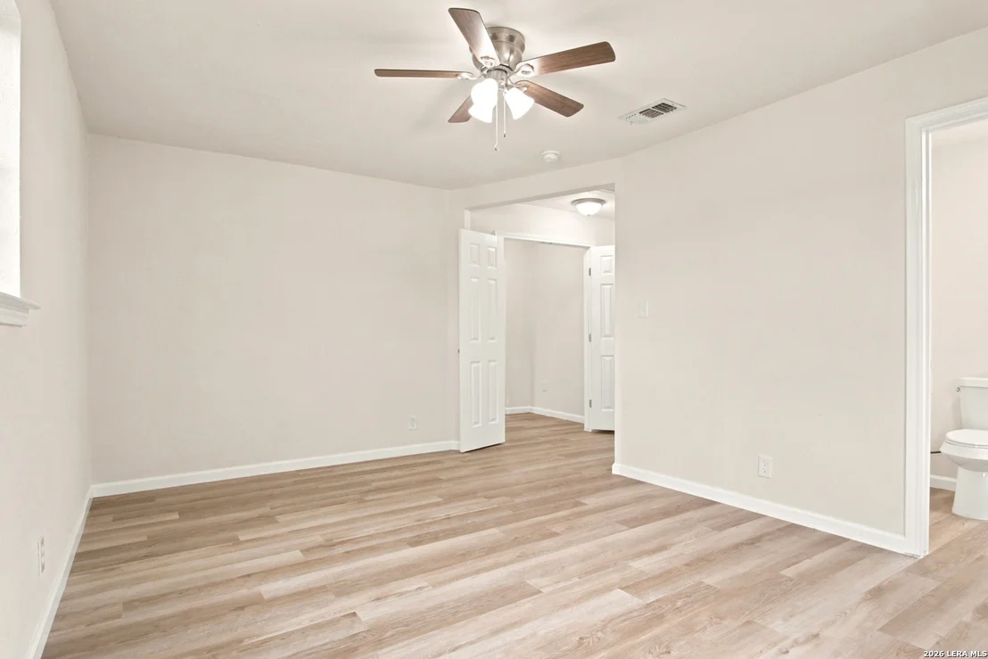 Photo of 438 CRESTHILL RD