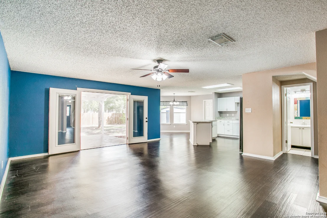 Photo of 261 SAMANTHA DR