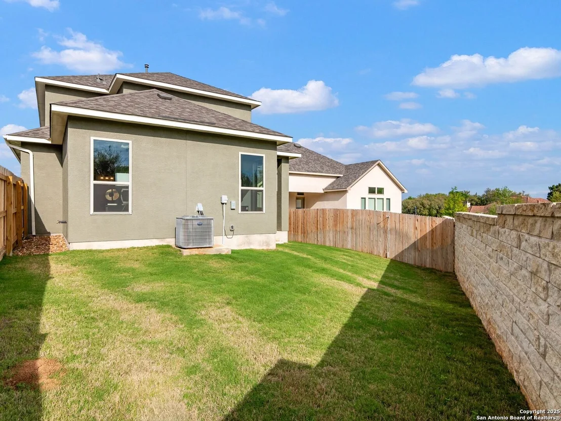 Photo of 712 Pond Bluff