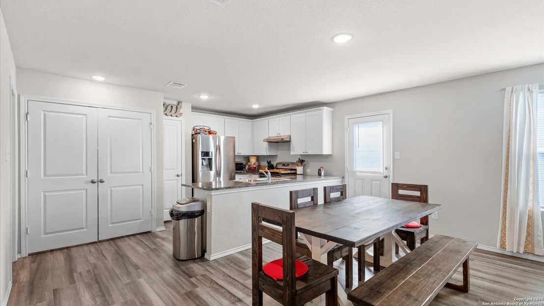 Photo of 4142 VOLCANO WAY