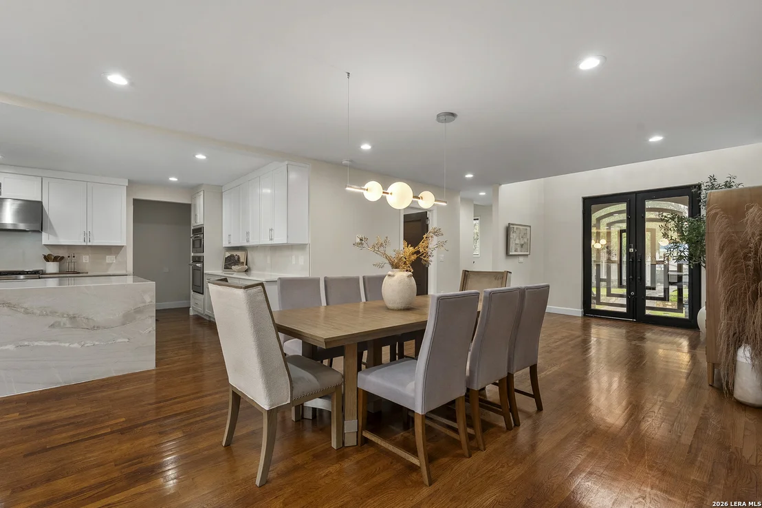 Photo of 114 CLOVERLEAF AVE