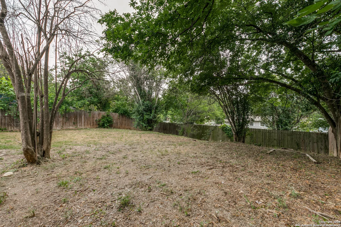 Photo of 643 OLNEY DR
