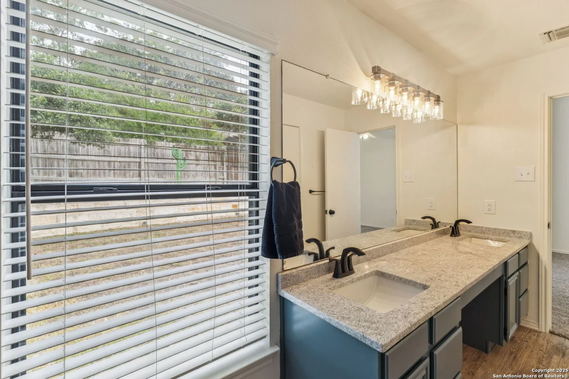 Photo of 7009 Jefferson Ridge