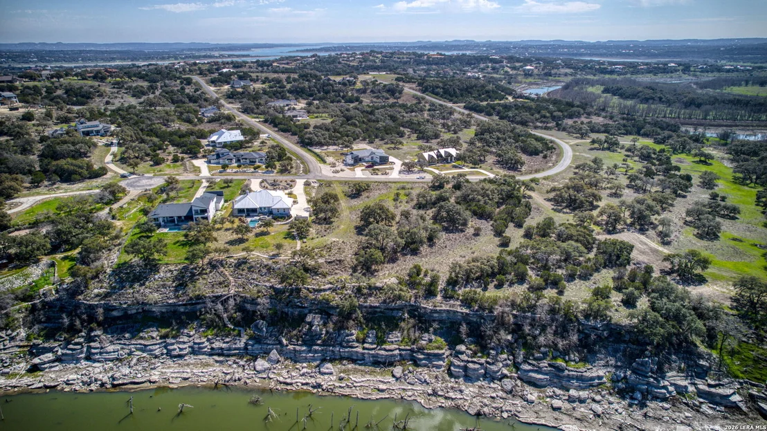 Photo of 365 RIVER CLIFF PL