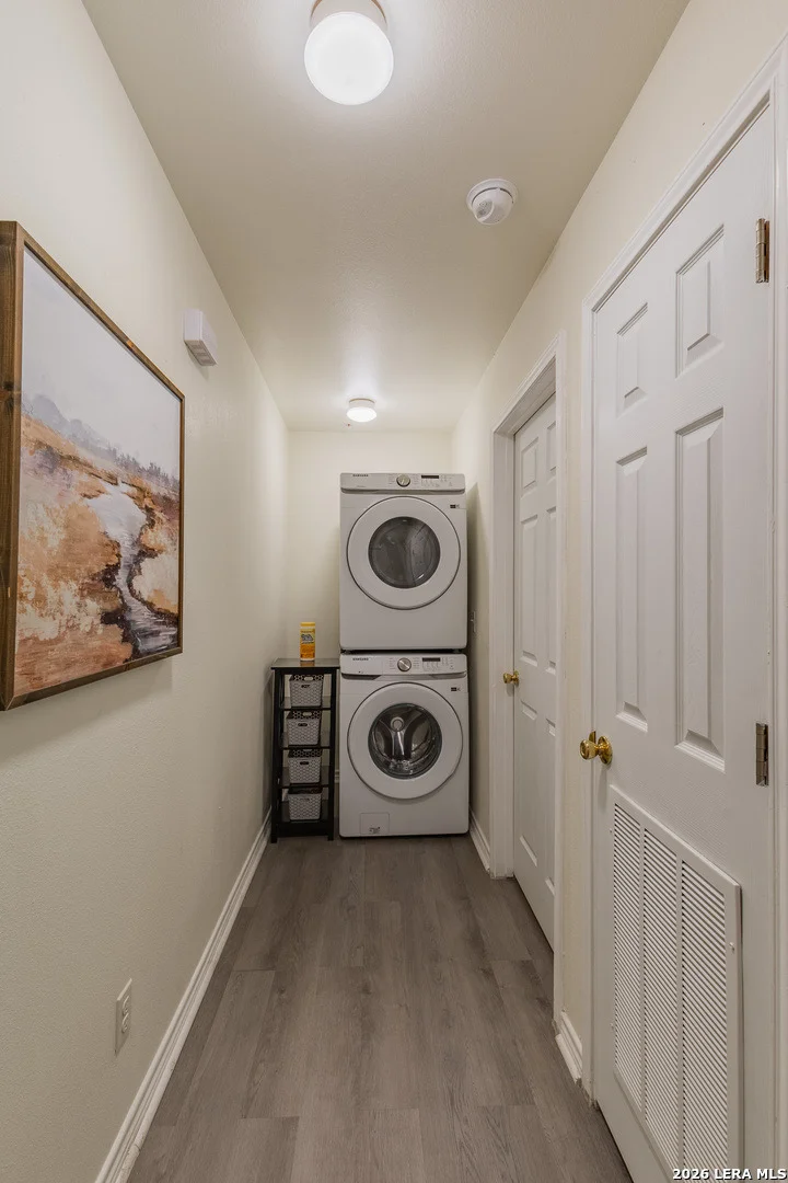 Photo of Unit UNIT23 at 391 Riverside