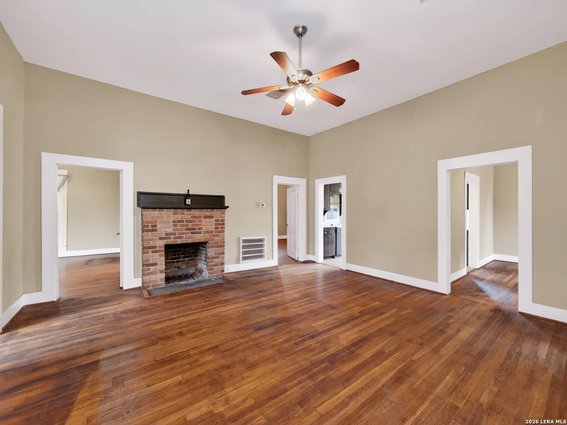 Photo of 301 Jefferson Dr