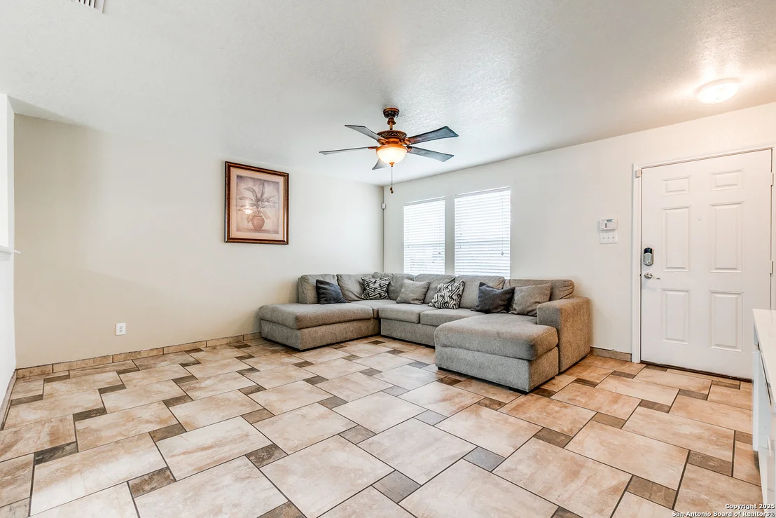 Photo of 902 Absolon Farm